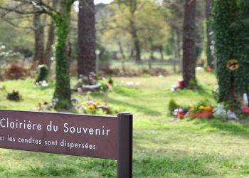 Vue de la clairière du souvenir de cimetière de Mérignac