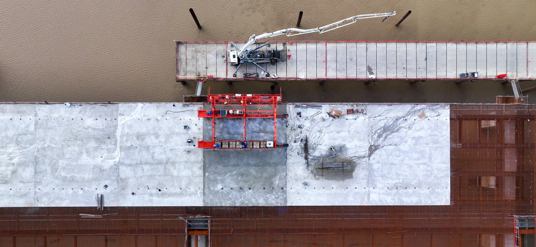 Vue aérienne du chantier du pont Simone-Veil sur la Garonne
