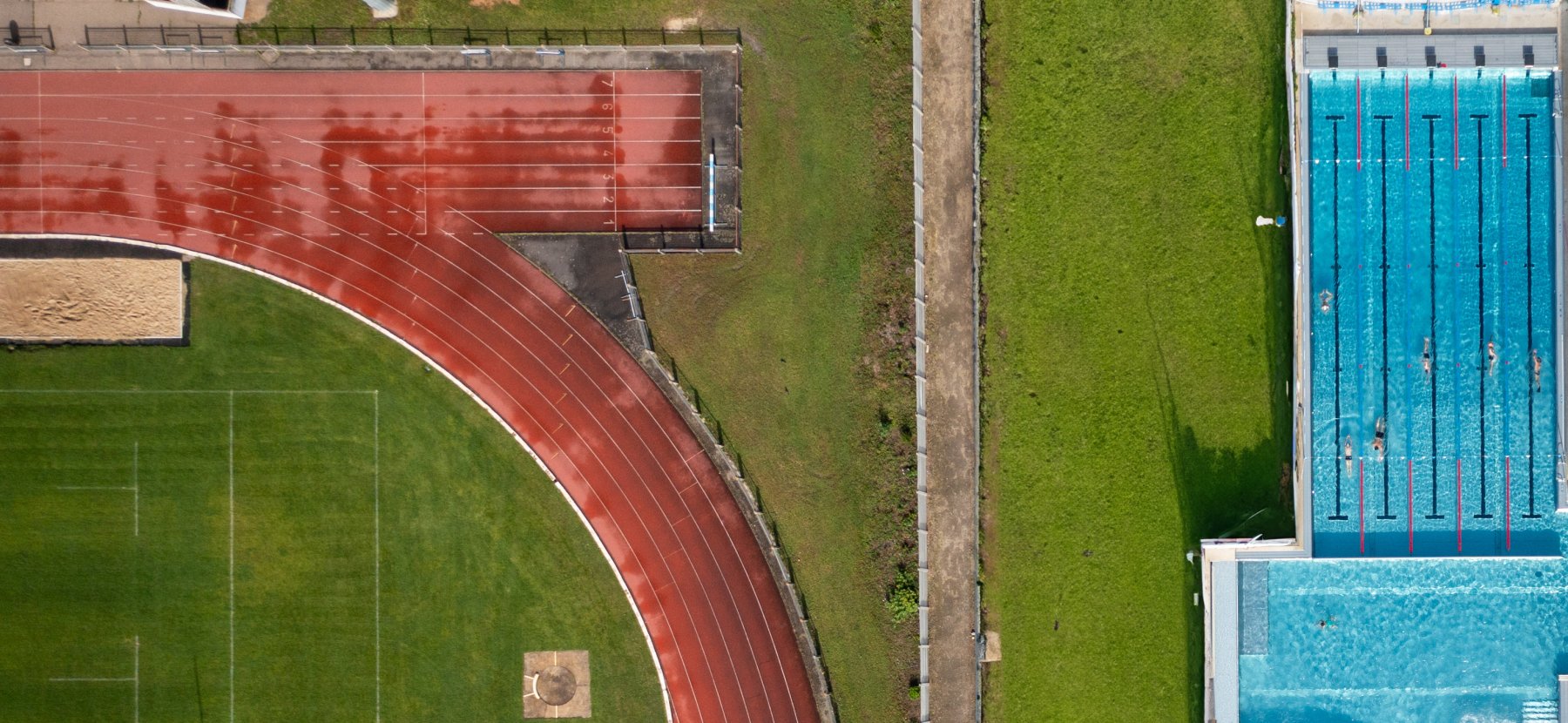 Vue aérienne du stade nautique de Mérignac (photo retouchée)