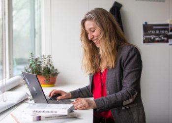 Naëlle, architecte et urbaniste du système d’information (Direction du pilotage et de la gouvernance numérique)