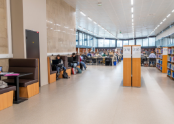 vue intérieure de la bibliotheque restaurée de l'université de Bordeaux