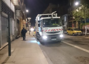 Camion de collecte des ordures ménagères