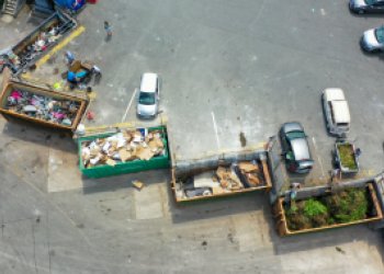 Vue aérienne des bennes du centre de recyclage de Villenave d'Ornon