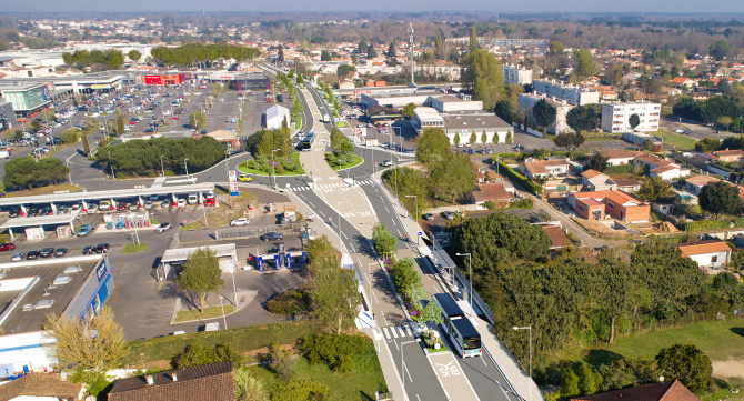 Vue aérienne du Bus express à Saint-Médard
