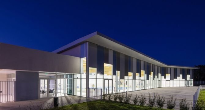 Piscine Alain-Bernard Ambares-et-Lagrave