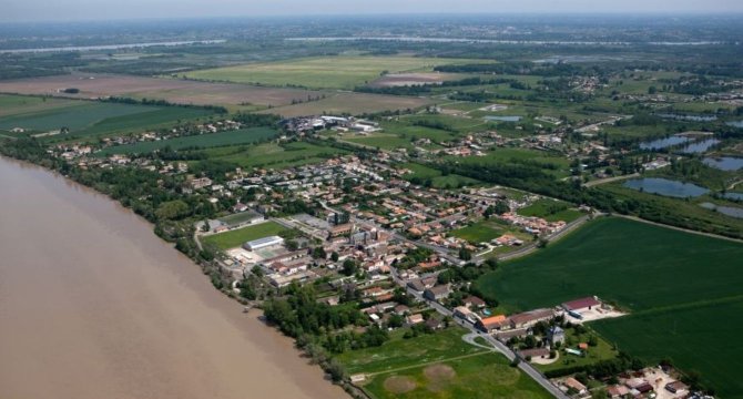 photo d'une vue aérienne sur Saint-Louis-de-Montferrand