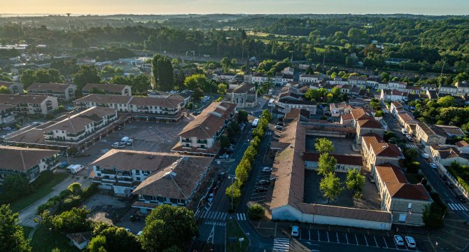 Vue aérienne bâtiments carbon blanc