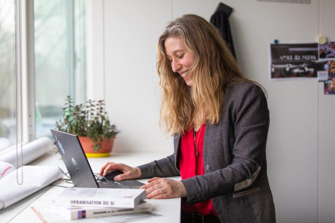 Naëlle, architecte et urbaniste du système d’information (Direction du pilotage et de la gouvernance numérique)