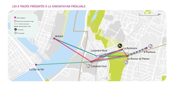 Carte indiquant les 9 tracés de télécabines proposés lors de la concertation préalabre. De Achard à Butinière. De Achard au Rocher de Palmer. De la Cité du vin à La BUtinière. On voit que la garonne est traversée par ces tracés. Des parkings relais sont prévus.