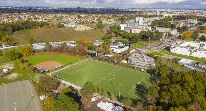 Vue aérienne de la plaine des sports Pessac Saige